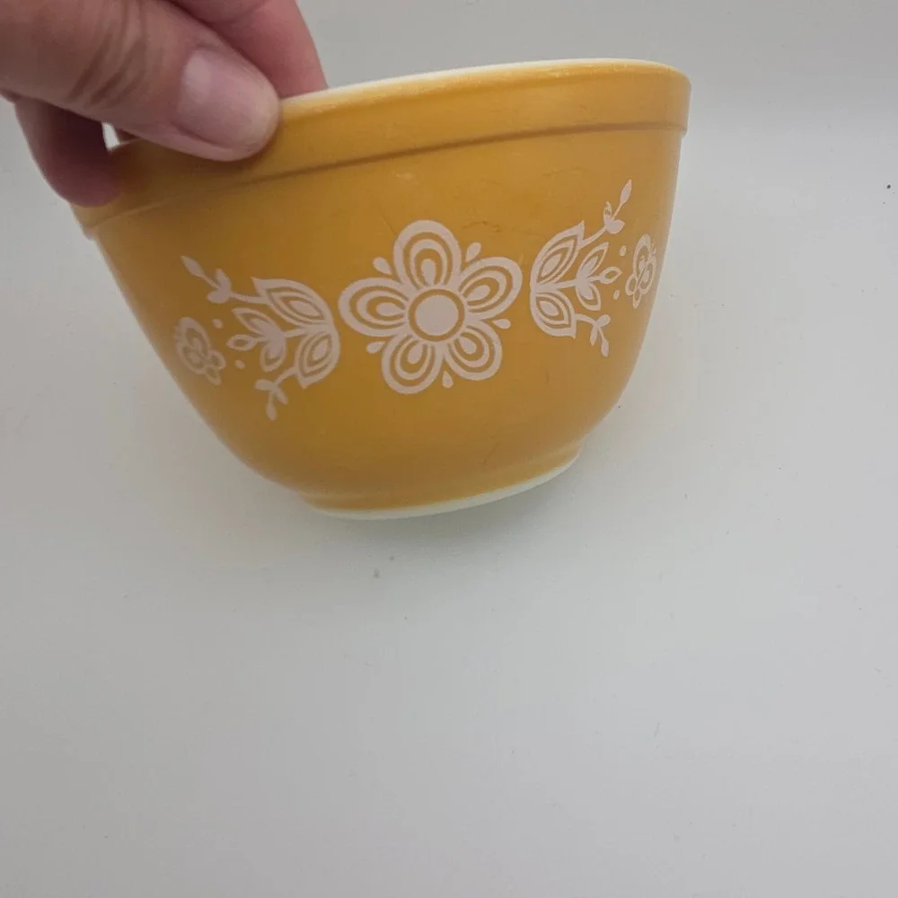Vintage Pyrex Butterfly‎ Gold Nesting Mixing Bowl Set of 3 Milk Glass MCM 70s